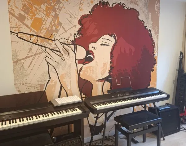 Papier peint photo Papier peint photo Chanteuse jazz sur fond grunge — inspiration de clients