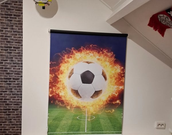 Store enrouleur Store enrouleur Ballon de football enflammé au stade — inspiration de clients